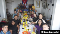 Una treintena de participantes en la reunión de Espacio Abierto de la Sociedad Civil cubana. Foto: 14ymedio.