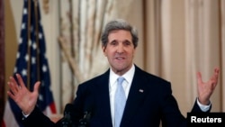 Según el Boston Globe, John Kerry se reunió por estos días con funcionarios para revisar la política hacia Cuba