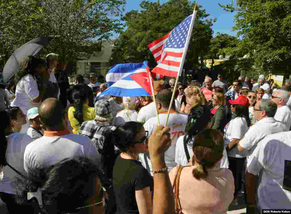 Cubanos exiliados reclaman derechos de reunificaci&#243;n familiar