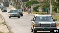 Fidel Castro se movía en una caravana de Mercedes Benz con no menos de diez escoltas y dos de ellos donantes de sangre, asegura su ex guardaespaldas.