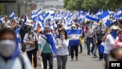 Un millar de nicaragüenses se manifestaron para pedir la dimisión de Ortega.