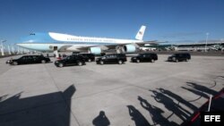  Air Force One, el avión presidencial estadounidense que viaja a Europa. 