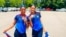 Leah Daniela Almeida (derecha), posa junto a su compañera Ana Jiménez, tras ganar la primera medalla de Cuba en los Centroamericanos.