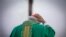 El cardenal Leopoldo Brenes en la misa de la Catedral de Managua el 12 de febrero de 2023. El papa Francisco ha expresado tristeza por el acoso del gobierno de Daniel Ortega a los religiosos y a los opositores en Nicaragua, muchos de ellos desterrados (AP Photo/Inti Ocon).