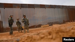 El muro entre la frontera Sur de EEUU y México, visto desde Ciudad Juárez. (REUTERS/Jose Luis Gonzalez)