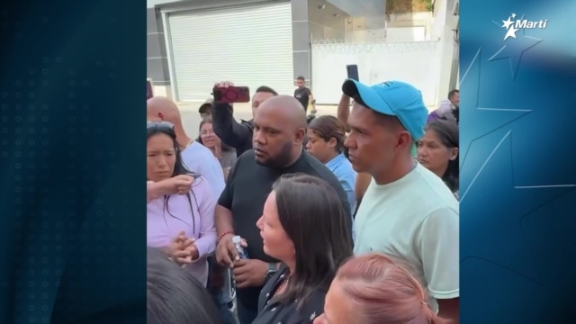 Desenmascaran a mujer que abrazó a Rodríguez en protesta de presos políticos Venezuela - febrero 07, 2026