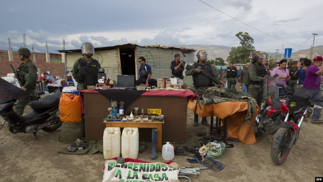 Guardia Bolivariana controla frontera Colombia-Venezuela.