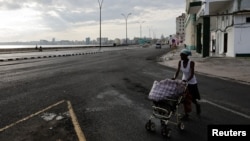 Cuba aumenta los precios de los combustibles mientras el bloqueo estadounidense estrangula el suministro.