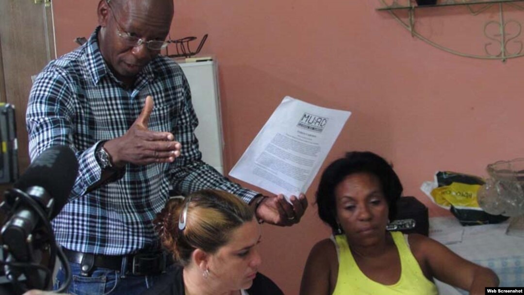 Manuel Cuesta Morúa durante una conferencia de prensa de la MUAD, en mayo de 2016. (Observatorio Cubano de Derechos Humanos)