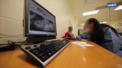 Migrante cubano detenido en Texas mantiene huelga de hambre