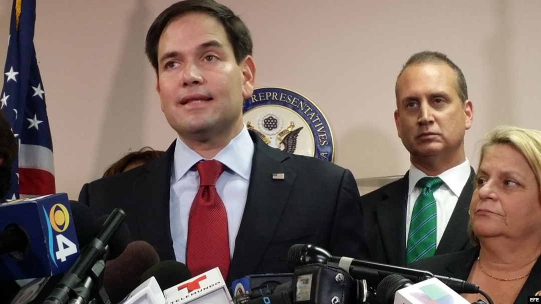 El senador Marco Rubio y los congresistas Mario Diaz-Balart e Ileana Ros-Lethinen (i-d). Archivo.