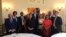 Grupo de opositores reunidos con John Kerry en la residencia del Encargado de Negocios de Estados Unidos en La Habana.