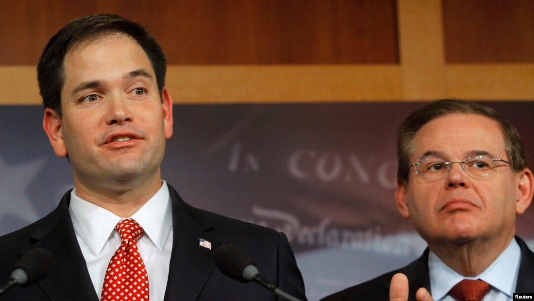(i-e) Los senadores Marco Rubio (R-FL) y Robert Menendez (D-NJ).