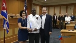 Activistas cubanos de la isla reciben premios de organización del exilio