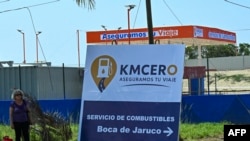 Una gasolinera en construcción en Boca de Jaruco, Mayabeque. Según el nuevo decreto, las gasolineras podrán ser gestionadas por el sector privado. 