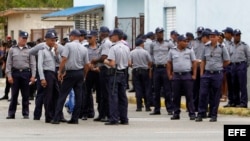  Agentes de Policía Nacional Revolucionaria (PNR) en La Habana, Cuba. Foto Archivo