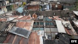 Unas 75 mil personas habrían perdido sus hogares en Cuba a causa de Sandy, según el Wall Street Journal.