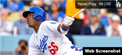 El jardinero cubano de los Dodgers Yasiel Puig fue amenazado por los contrabandistas de personas.