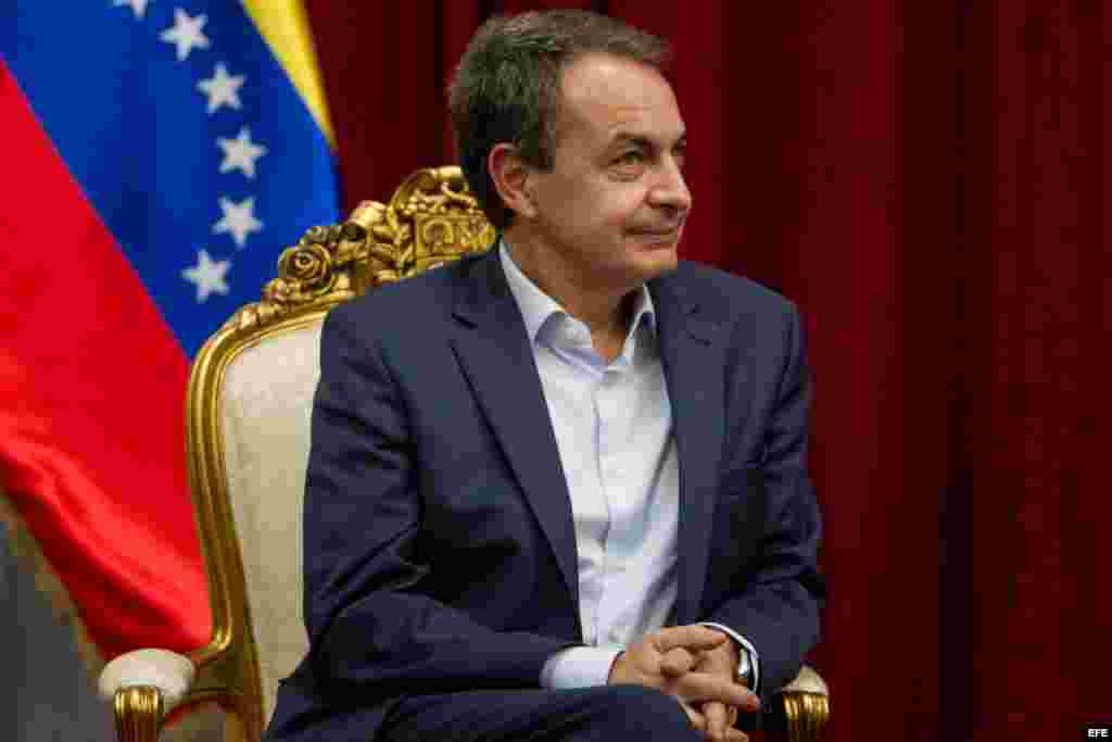 El expresidente del Gobierno español José Luis Rodriguez Zapatero durante un encuentro con el presidente de Venezuela, Nicolás Maduro, en el Palacio de Miraflores.