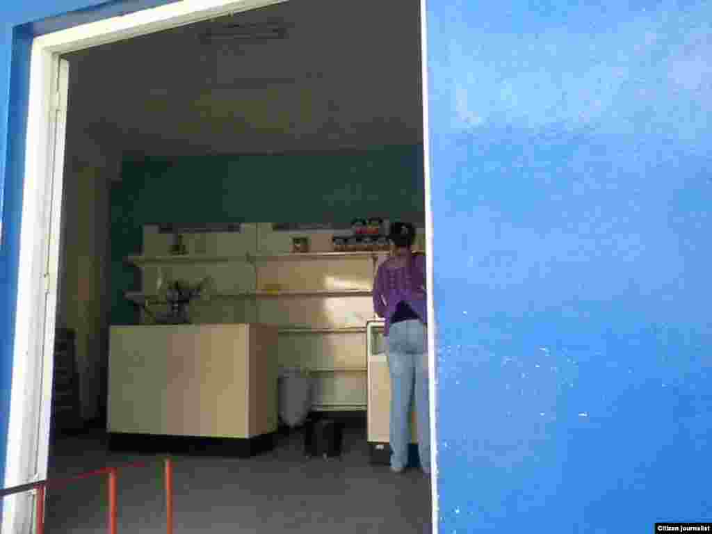 Reporta Cuba Tiendas en Pinar del Río Foto Miladis Carnel