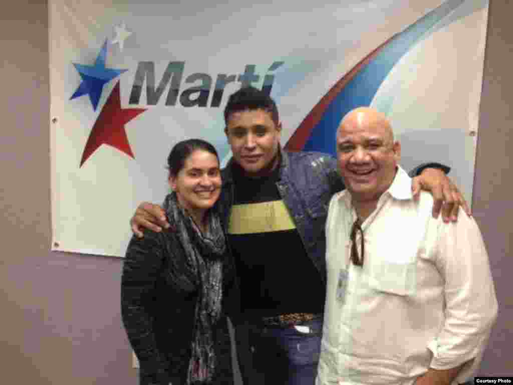 Con el cantante Eduardo Antonio, conocido como El divo de Placetas