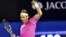 Rafael Nadal celebra tras vencer al israelí Dudi Sela tras su partido de tercera ronda del Abierto de Australia de tenis disputado el viernes 23 de enero de 2015 en Melbourne. 