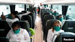 Brigada de médicos cubanos enviados a Andorra en marzo de 2020. REUTERS/Juan Medina
