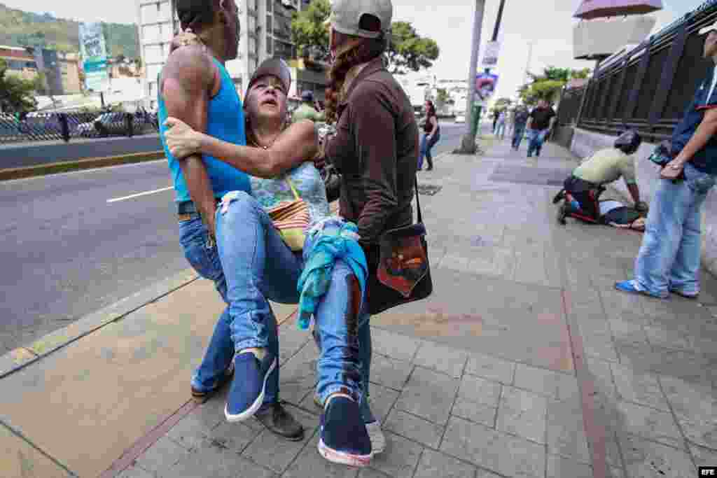 Dos muertos por disparos durante la consulta opositora en el oeste de Caracas