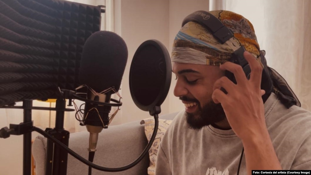 Joven rapero cubano Raperchang.