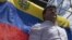 Antonio Ledezma (i), alcalde mayor de Caracas, y Daniel Ceballos (d), alcalde de San Cristóbal. 