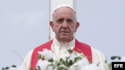 Papa bendice a Holguín desde la Loma de la Cruz, punto más alto de la ciudad