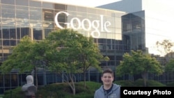Michael Sayman en la sede de Google
