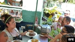 Hoy con Leydis Tavares, Vladimir Rios , Yoel Espinosa Medrano, Mario Echeverría y Juan Carlos Companioni