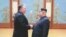  Fotos del encuentro del Secretario de Estado Mike Pompeo y el dictador norcoreano Kim Jonh Un.
