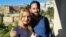 Inma Seguí junto a Santiago Abascal, líder de Vox (vía Twitter)