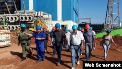 FOTO ARCHIVO. Miguel Díaz-Canel visita la termoeléctrica Antonio Guiteras, en Matanzas. (Archivo)