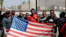 Cubanos a la espera de recibir asilo en EEUU posan en Ciudad Juárez, el 29 de marzo. REUTERS/Jose Luis Gonzalez