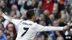 Cristiano Ronaldo celebra su gol frente al Granada