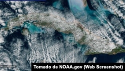 Vista satelital de la isla de Cuba el 3 de febrero de 2026, cuando se registró un mínimo histórico de cero grados.