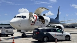 El nuevo cargamiento con ayuda humanitaria estadounidense al pueblo cubano es transportado por la aerolínea 7Air.