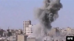 Bombardeo en el norte de Siria. Captura de vídeo facilitada por Shaam News network (SNN) hoy, domingo 2 de septiembre de 2012.