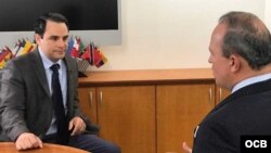 El embajador de Estados Unidos en la OEA Carlos Trujillo en entrevista con Tomás N. Regalado de TV Martí.