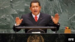 Archivo - Hugo Chavez ante la 61 Asamblea General de Naciones Unidas en la sede de Naciones Unidas en Nueva York, Estados Unidos. 