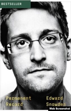 "Permanent Record", libro del exanalista de la Agencia de Seguridad Nacional (NSA) Edward Snowden.