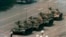 "El Hombre del Tanque", la foto que recorrió el mundo durante la masacre de la plaza Tiananmen.