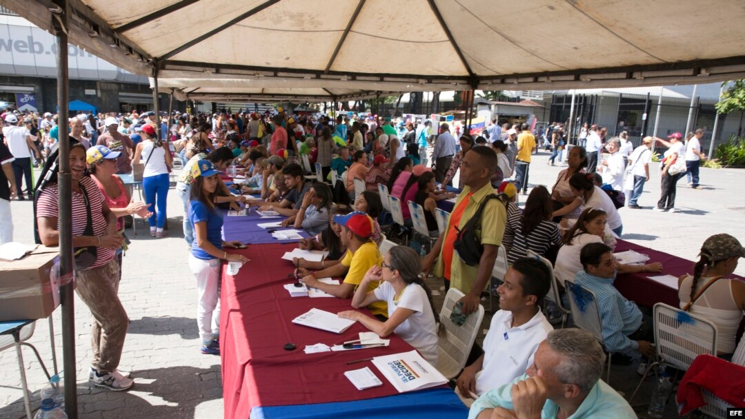 Oposición venezolana afirma que participación en referendo supera lo esperado