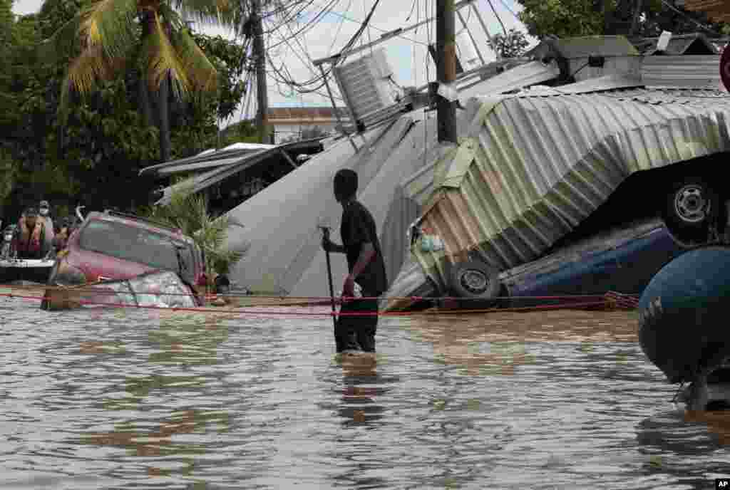 APTOPIX Honduras Tropical Weather