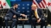 Donald Trump mantuvo una reunión bilateral y estrechó la mano del presidente de Siria, Ahmed al-Sharaa, el 8 de julio de 2026 en Ankara, Turquía.