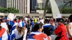 A ritmo de conga, cubanos en Canadá apoyan protestas en la isla
