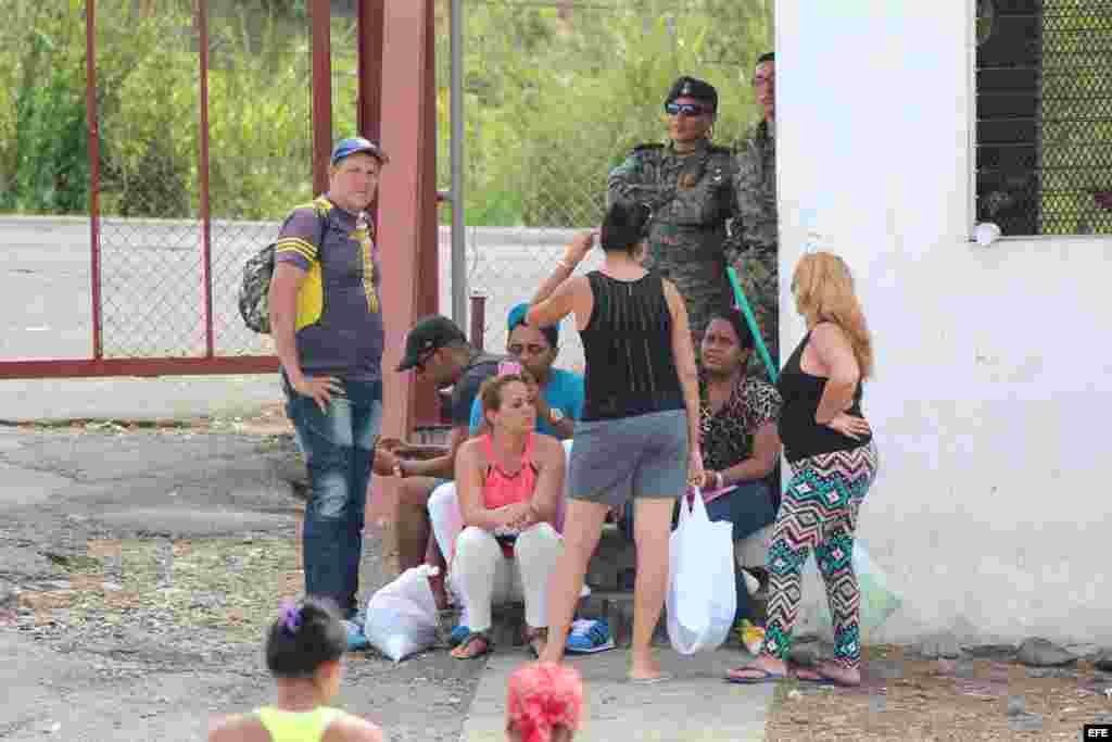 Las autoridades panameñas indican que la atención que están recibiendo los cubanos implica el uso de los recursos previstos por el Estado para atender emergencias.